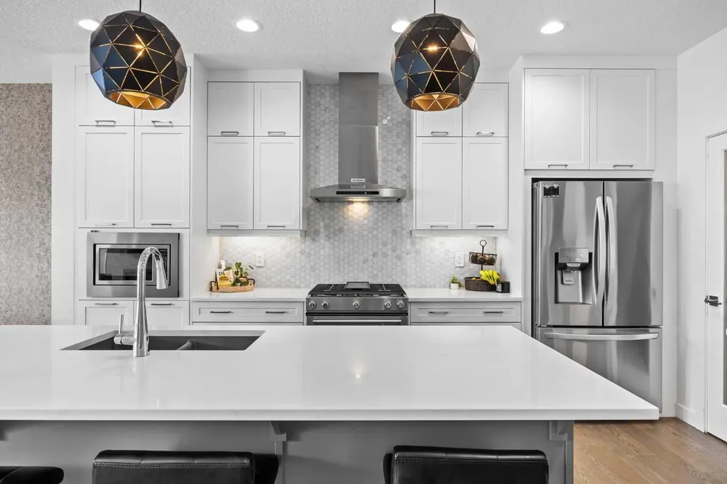 10 Evansfield Green NW Calgary AB T3P 1J9