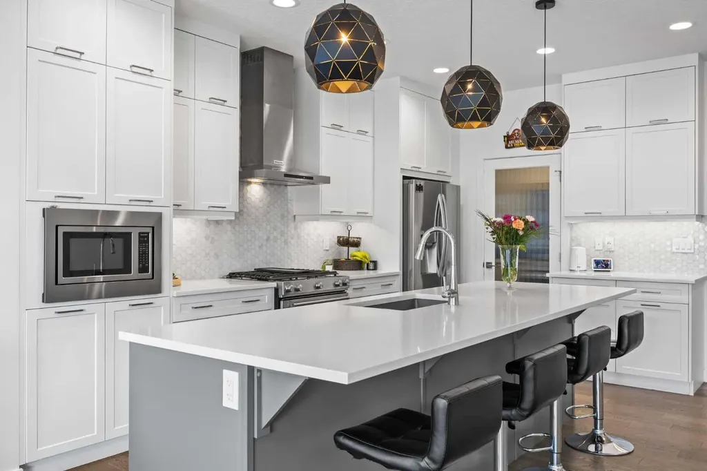 10 Evansfield Green NW Calgary AB T3P 1J9