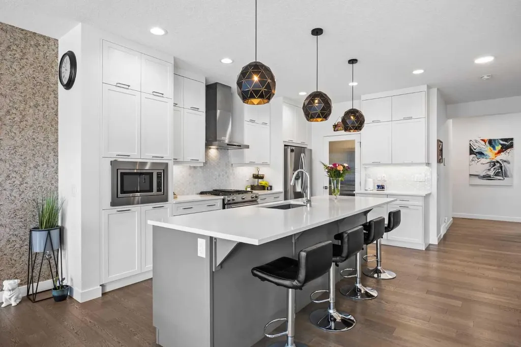 10 Evansfield Green NW Calgary AB T3P 1J9