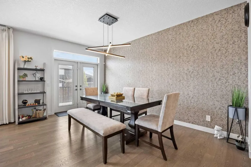 10 Evansfield Green NW Calgary AB T3P 1J9