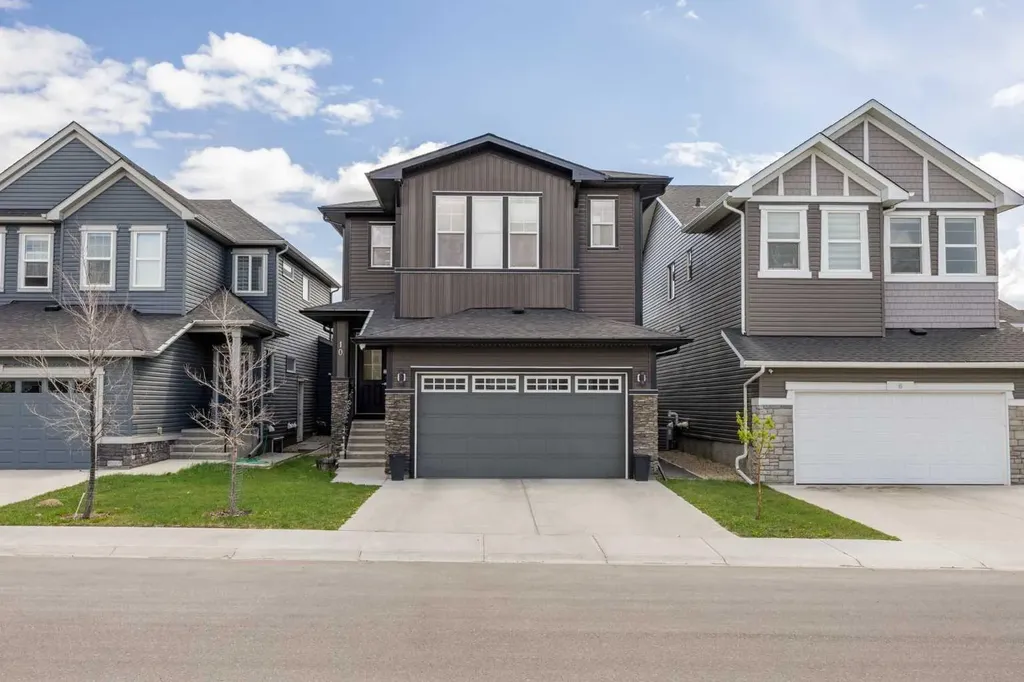 10 Evansfield Green NW Calgary AB T3P 1J9