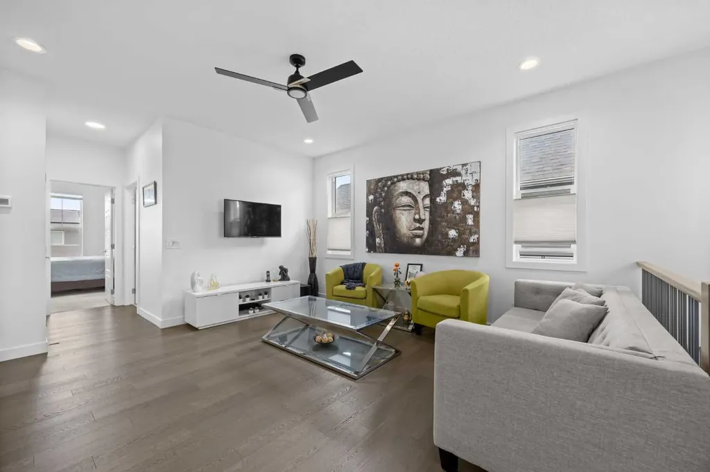 10 Evansfield Green NW Calgary AB T3P 1J9