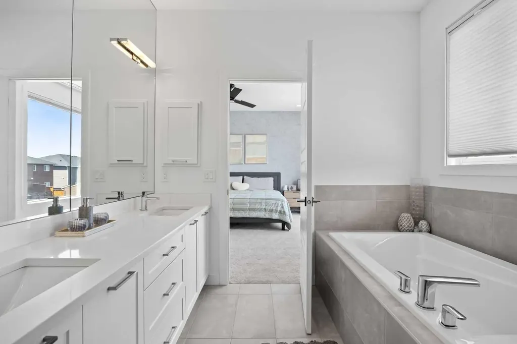 10 Evansfield Green NW Calgary AB T3P 1J9