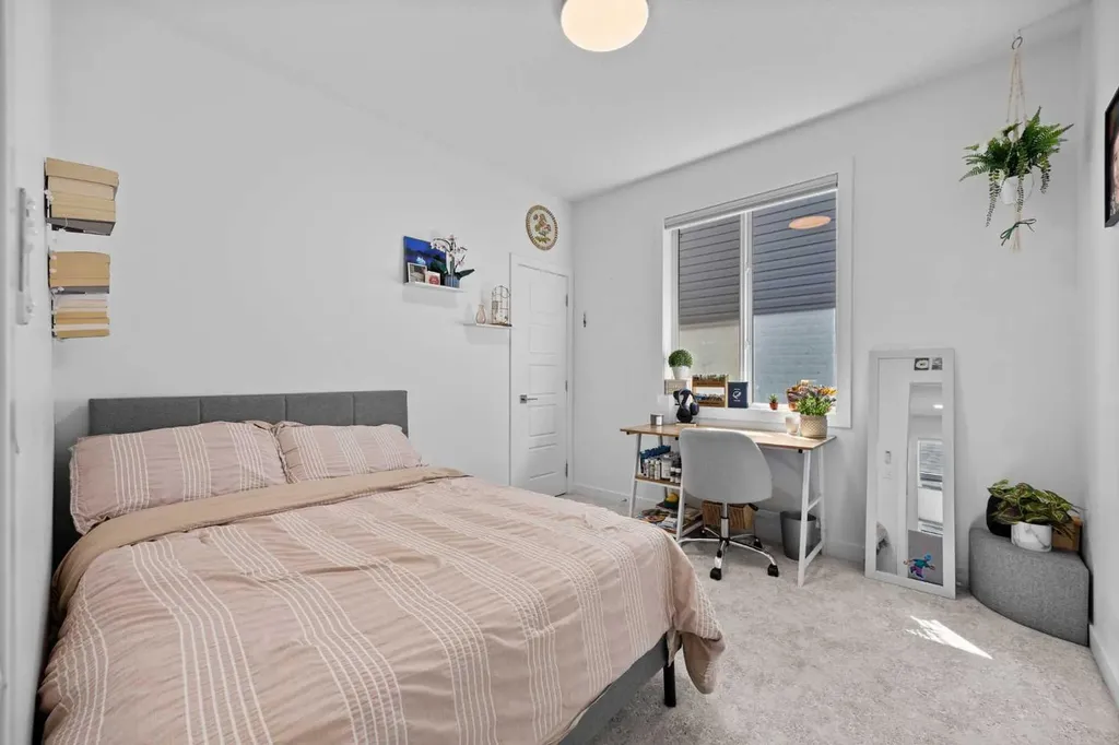 10 Evansfield Green NW Calgary AB T3P 1J9