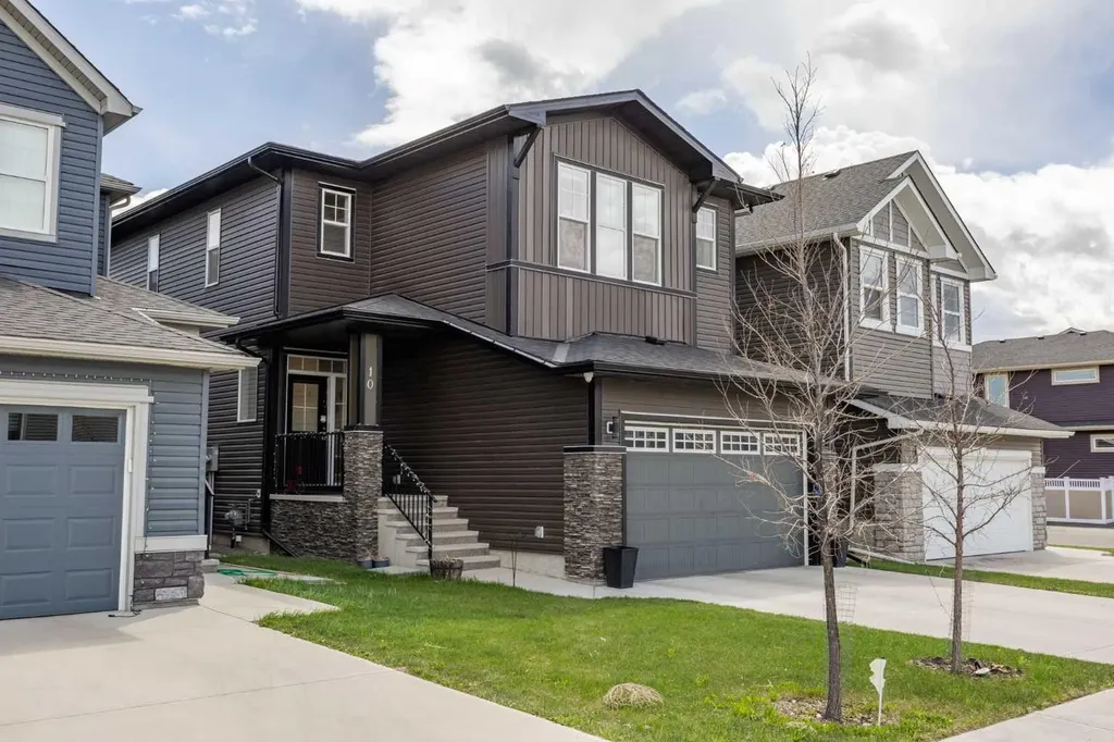 10 Evansfield Green NW Calgary AB T3P 1J9