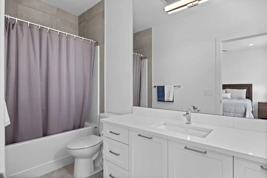 10 Evansfield Green NW Calgary AB T3P 1J9