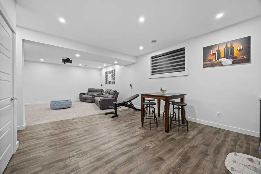 10 Evansfield Green NW Calgary AB T3P 1J9