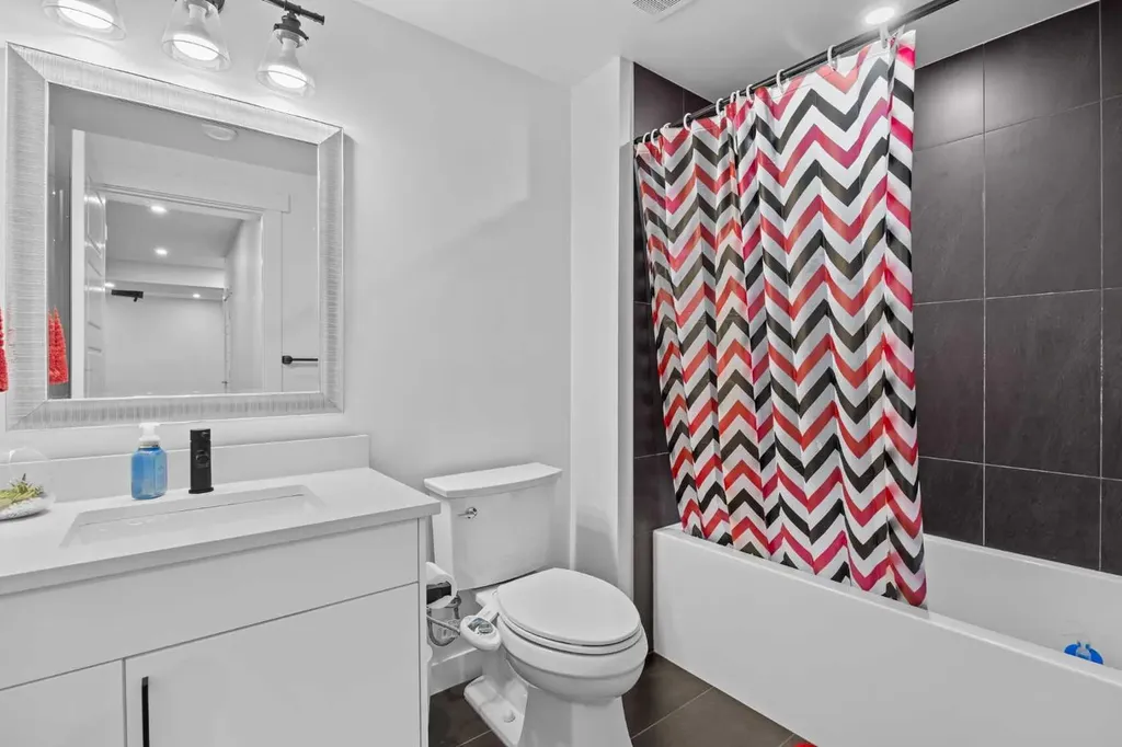 10 Evansfield Green NW Calgary AB T3P 1J9