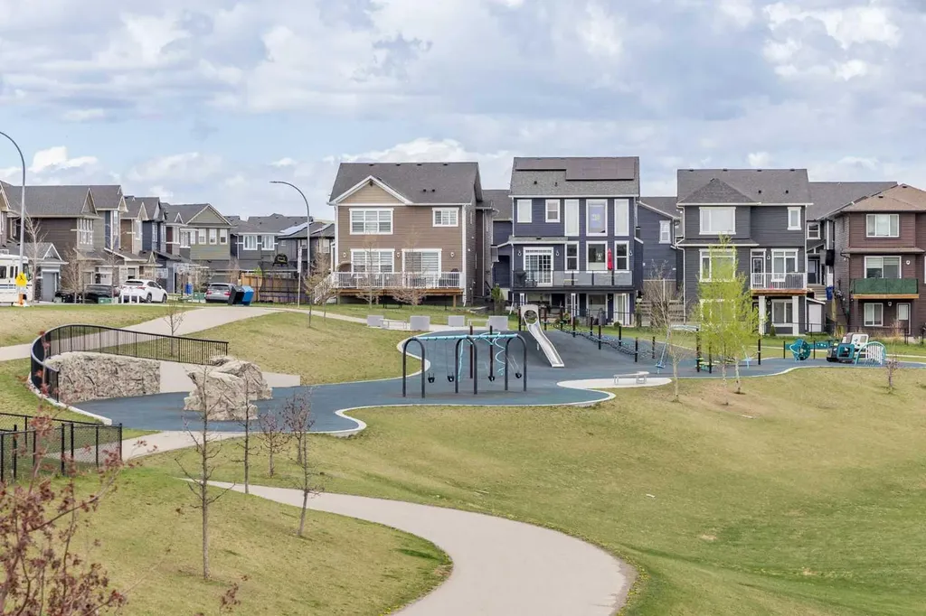10 Evansfield Green NW Calgary AB T3P 1J9