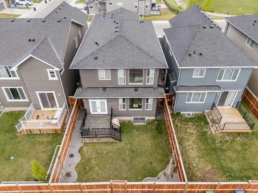 10 Evansfield Green NW Calgary AB T3P 1J9