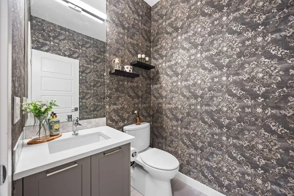 10 Evansfield Green NW Calgary AB T3P 1J9