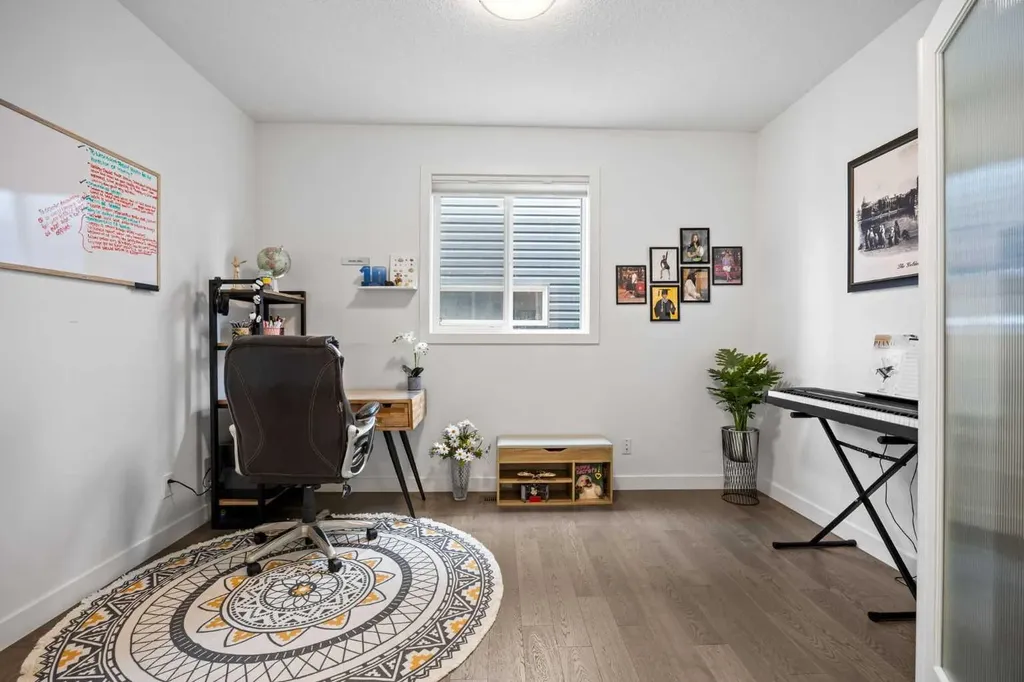 10 Evansfield Green NW Calgary AB T3P 1J9