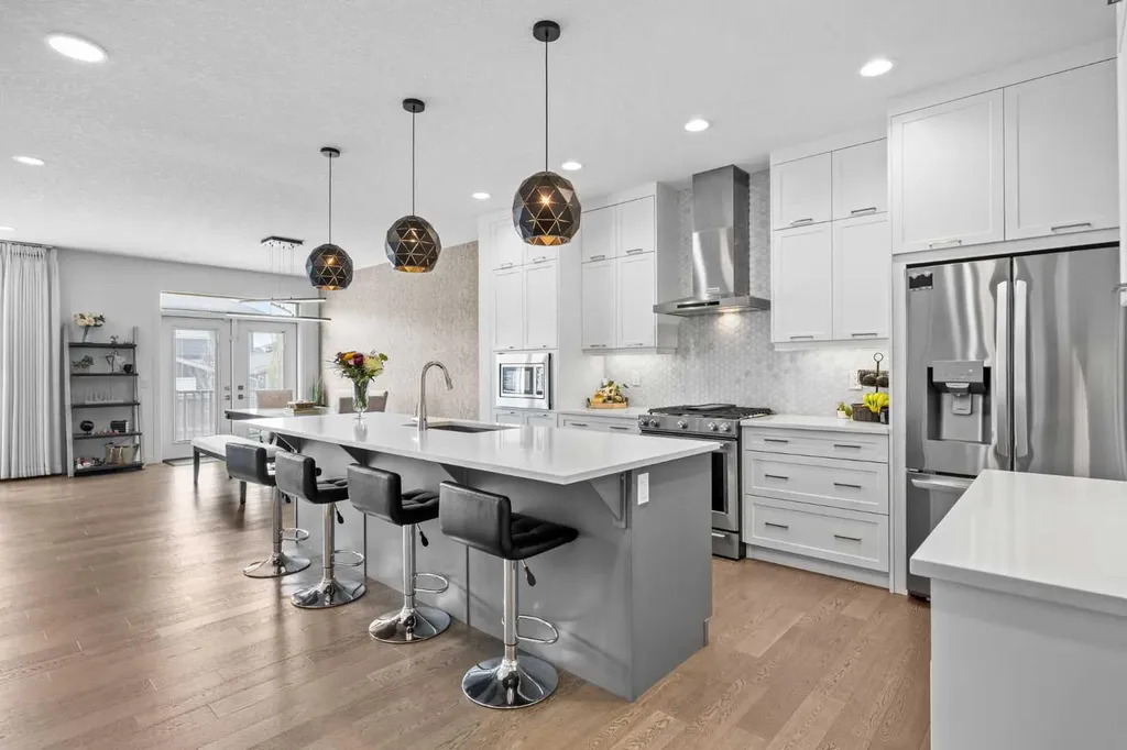 10 Evansfield Green NW Calgary AB T3P 1J9
