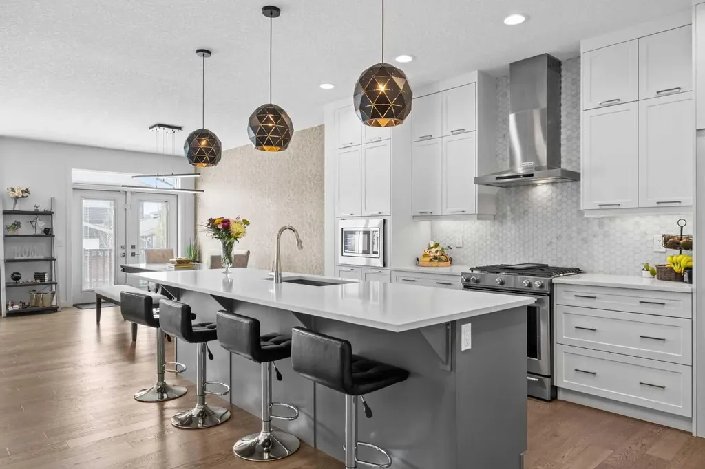 10 Evansfield Green NW Calgary AB T3P 1J9