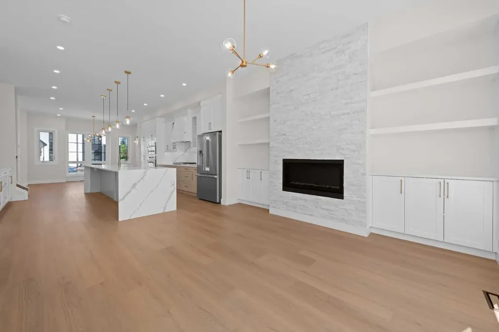 6429 33 Avenue NW Calgary AB T3B 1K9