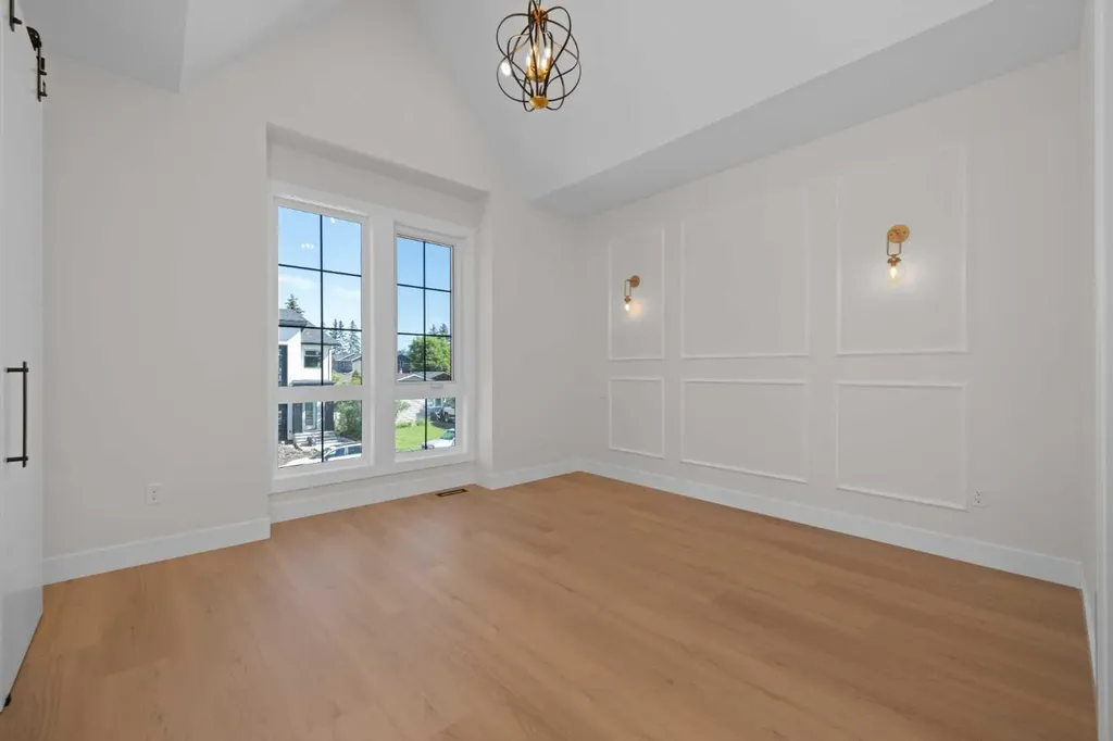 6429 33 Avenue NW Calgary AB T3B 1K9