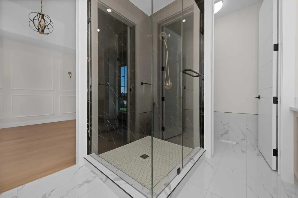 6429 33 Avenue NW Calgary AB T3B 1K9