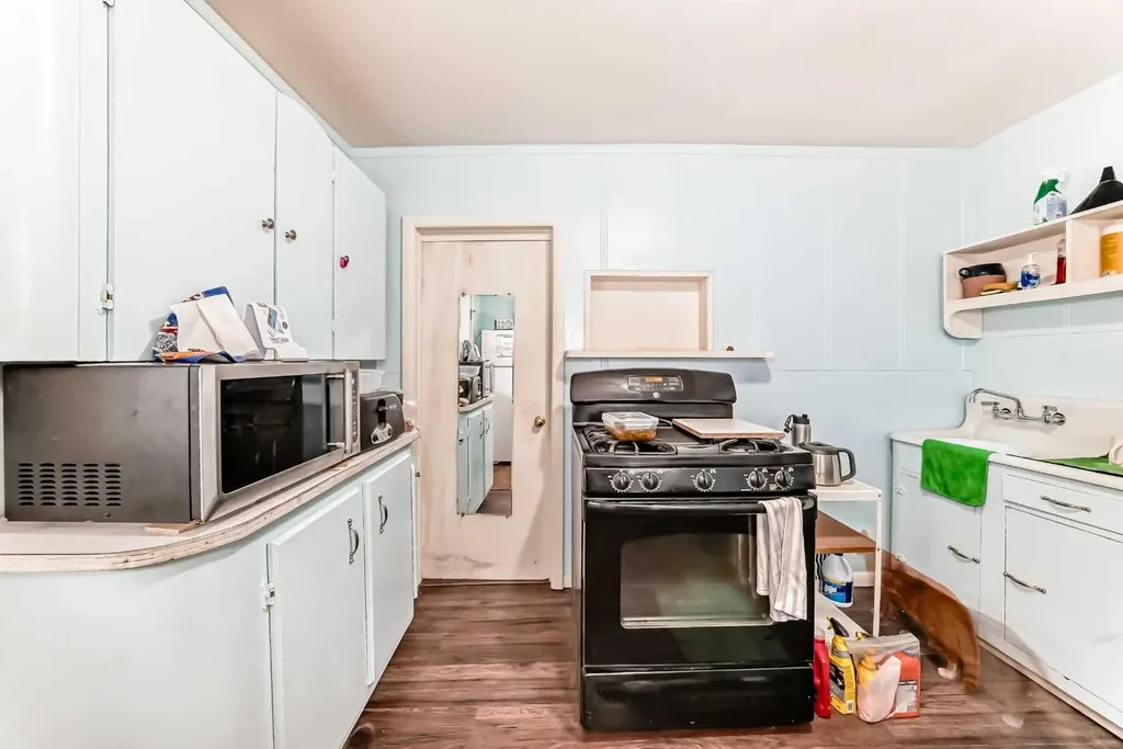 6437 19 Street SE Calgary AB T2C 0N8