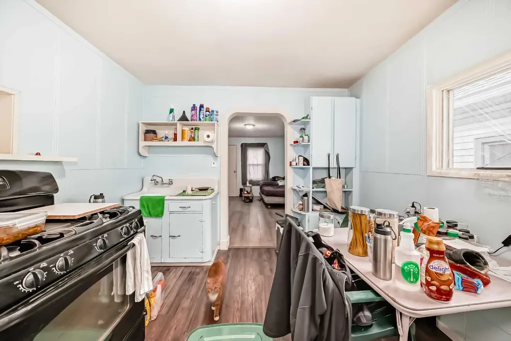 6437 19 Street SE Calgary AB T2C 0N8