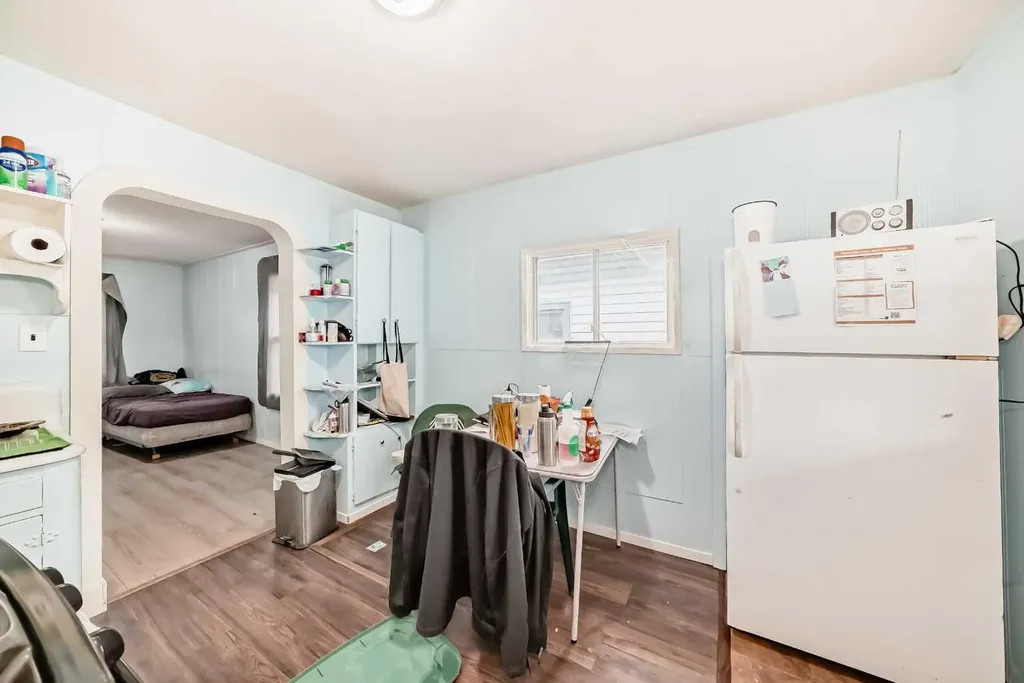 6437 19 Street SE Calgary AB T2C 0N8