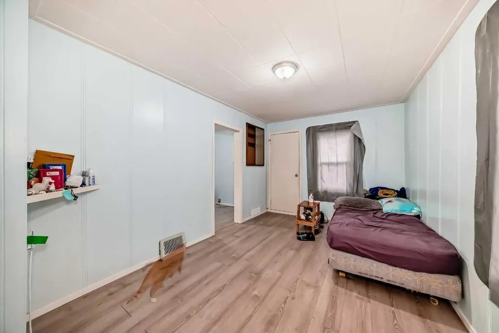 6437 19 Street SE Calgary AB T2C 0N8