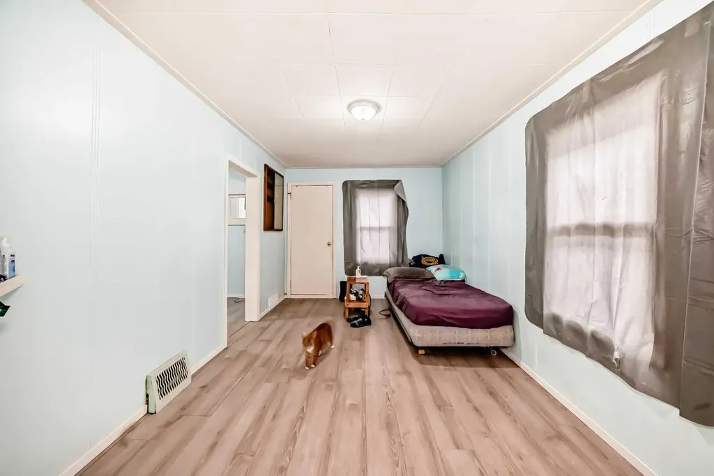 6437 19 Street SE Calgary AB T2C 0N8
