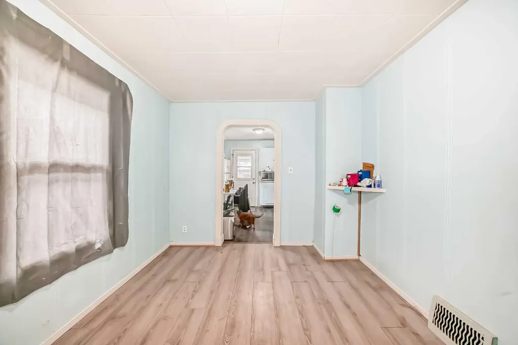 6437 19 Street SE Calgary AB T2C 0N8