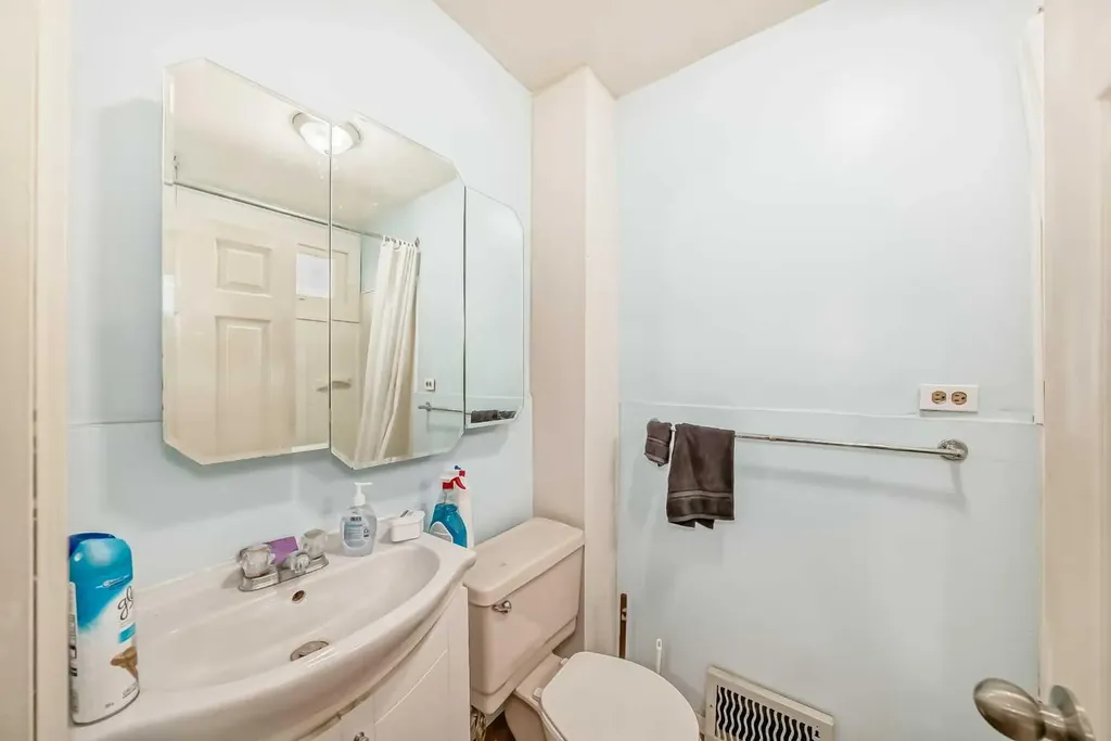 6437 19 Street SE Calgary AB T2C 0N8