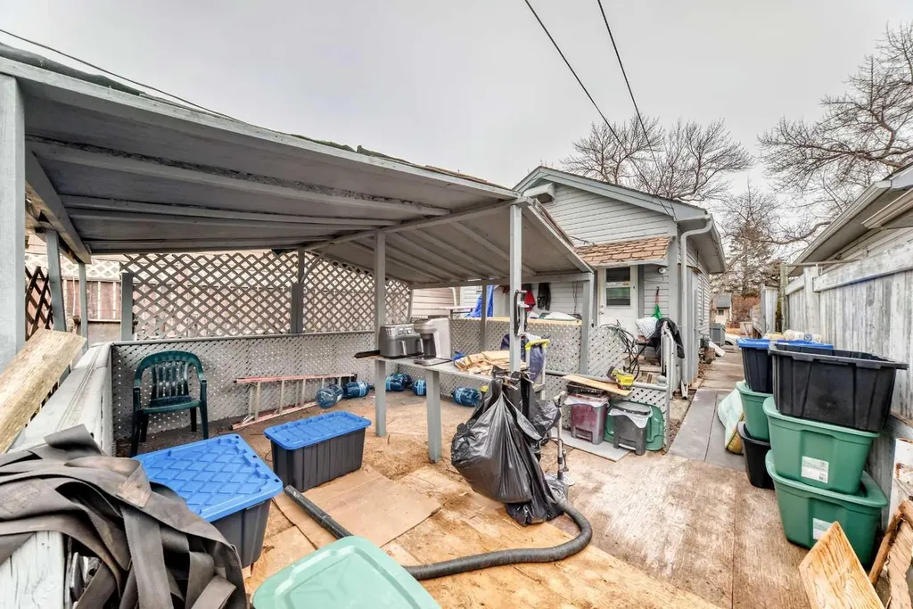 6437 19 Street SE Calgary AB T2C 0N8