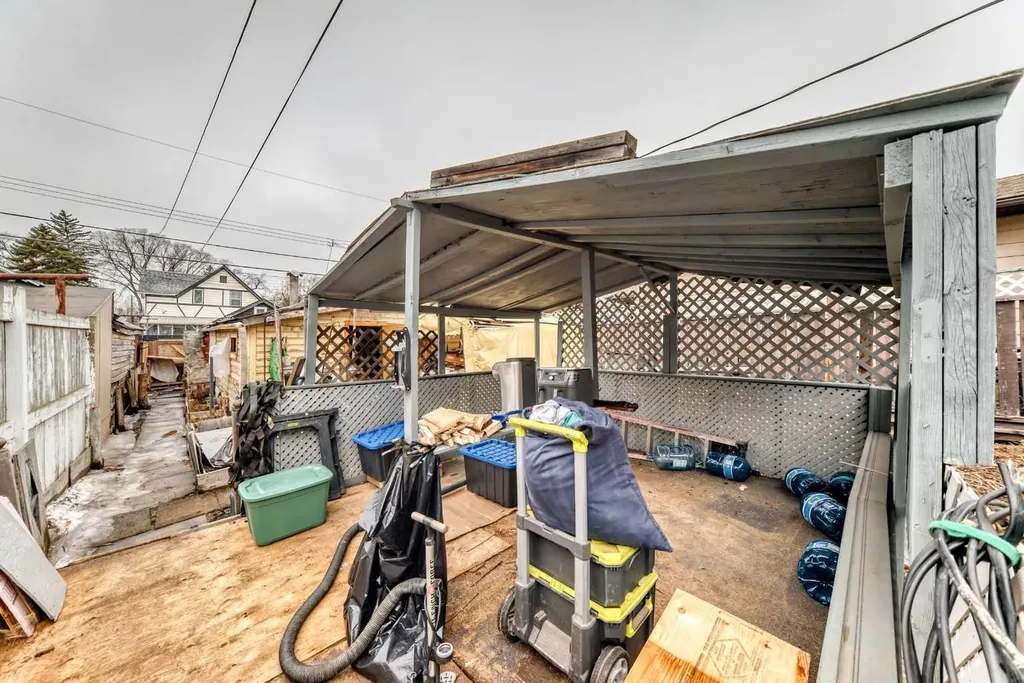 6437 19 Street SE Calgary AB T2C 0N8