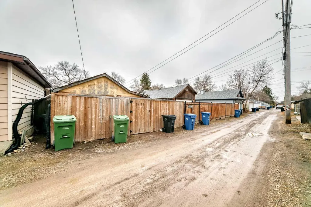 6437 19 Street SE Calgary AB T2C 0N8