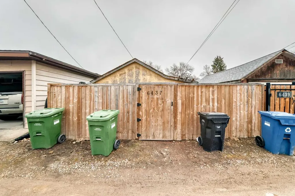 6437 19 Street SE Calgary AB T2C 0N8