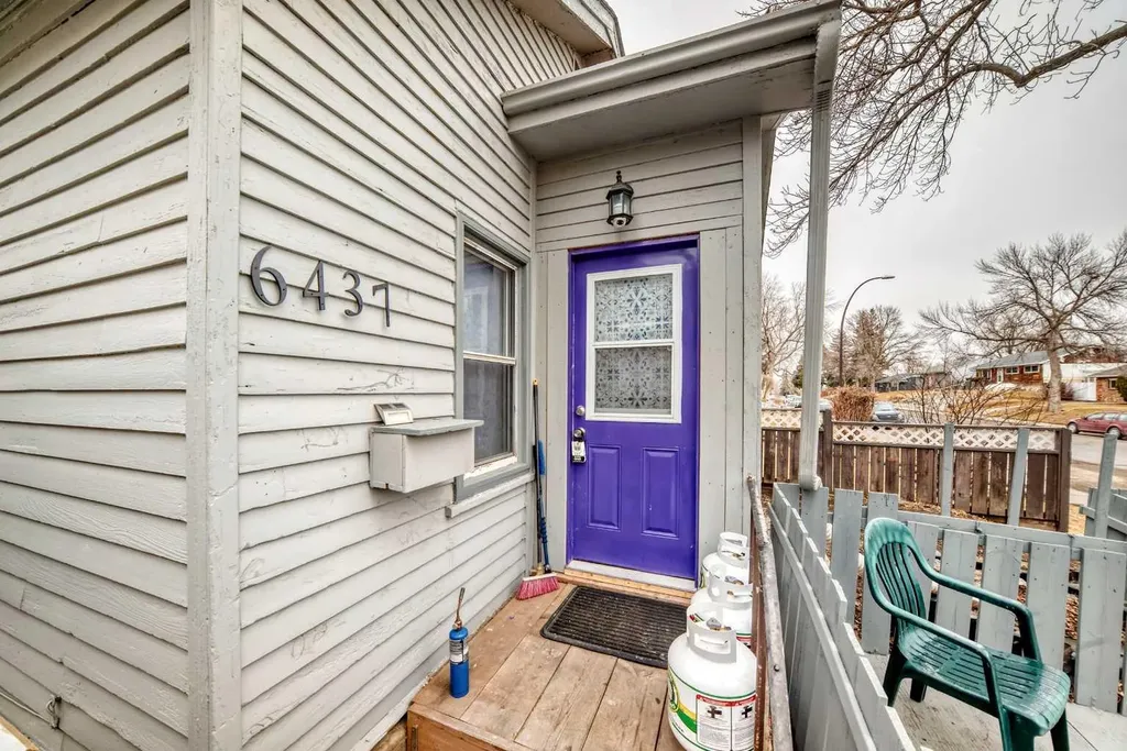 6437 19 Street SE Calgary AB T2C 0N8