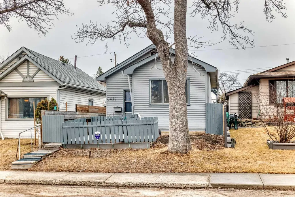 6437 19 Street SE Calgary AB T2C 0N8