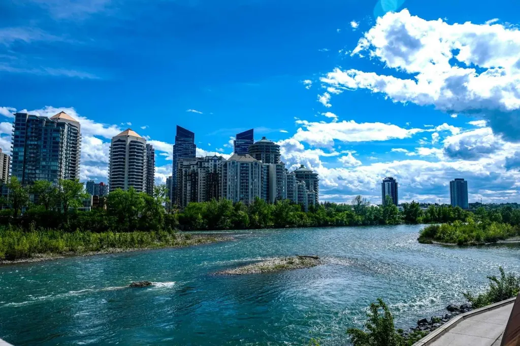 907 35a Street NW Calgary AB T2N 3A5