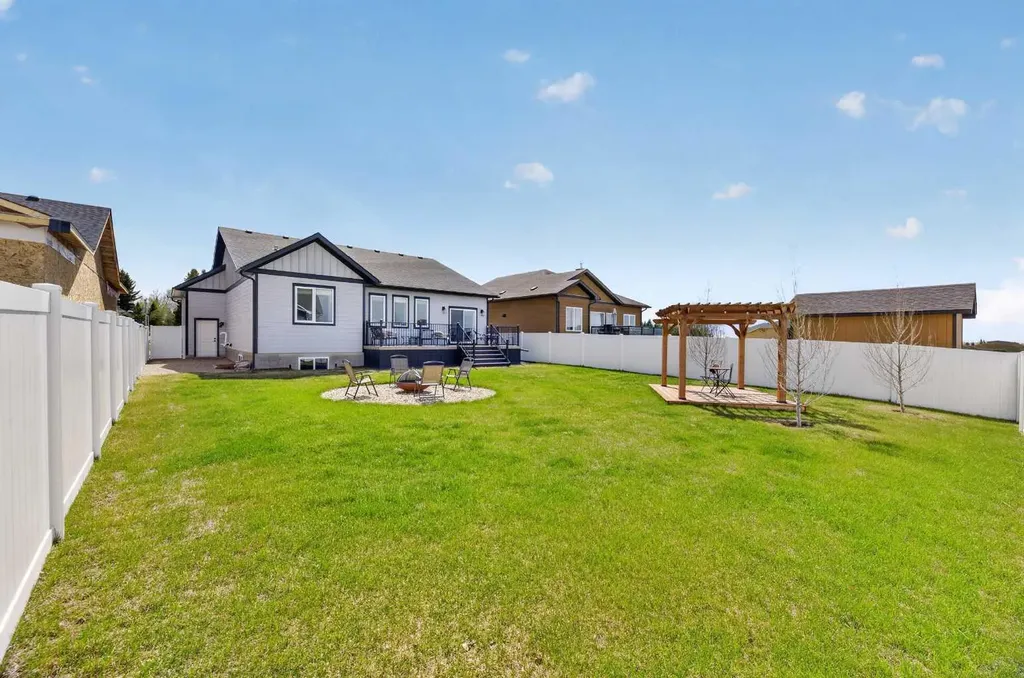 40 Viceroy Crescent Olds AB T4H 0G2