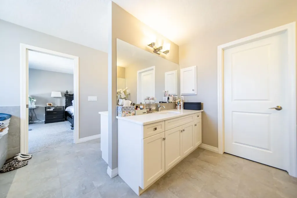 98 Mahogany Passage SE Calgary AB T3M 2K4