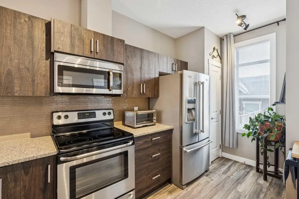 166 Legacy Common SE Calgary AB T2X 2A9