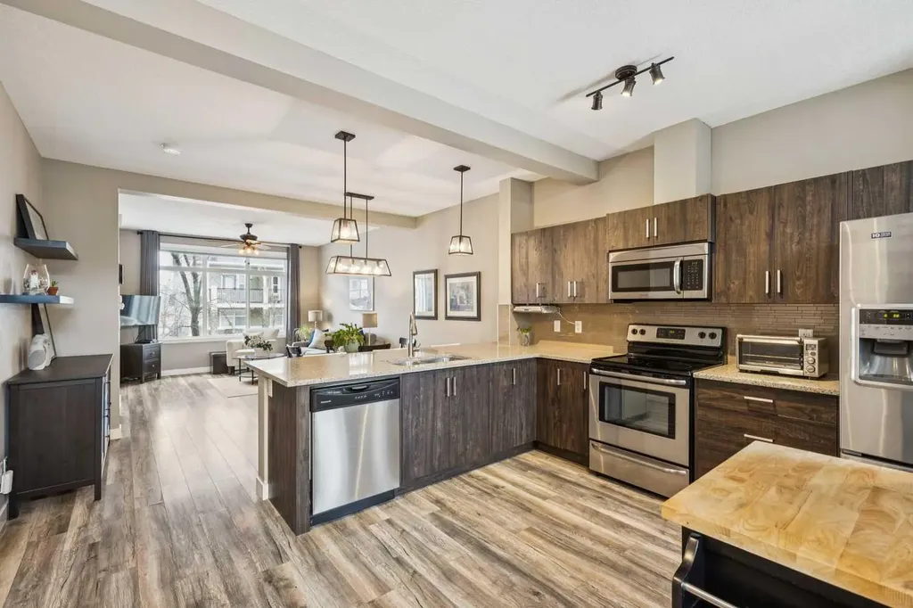 166 Legacy Common SE Calgary AB T2X 2A9