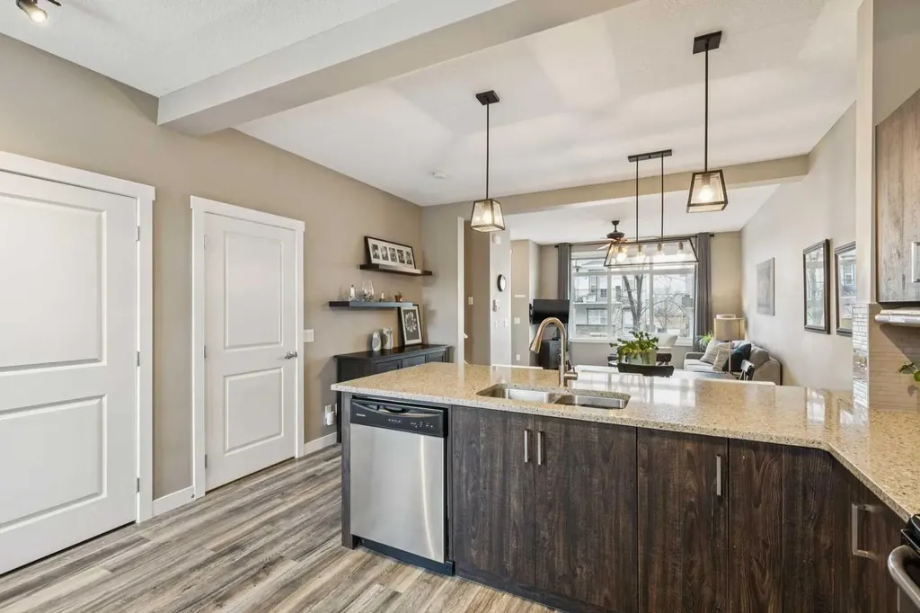 166 Legacy Common SE Calgary AB T2X 2A9