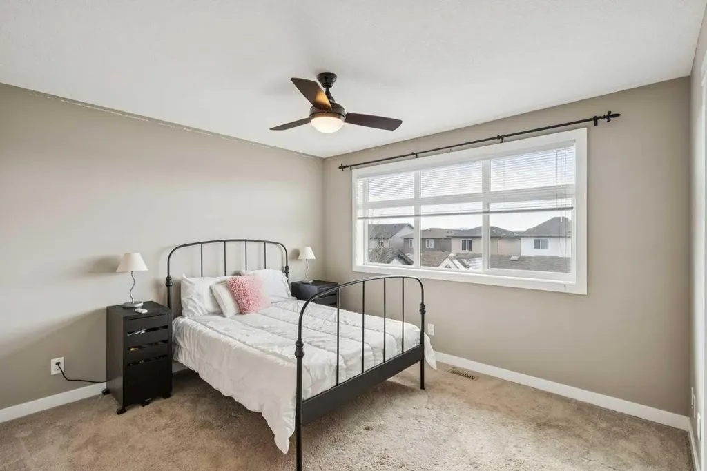 166 Legacy Common SE Calgary AB T2X 2A9