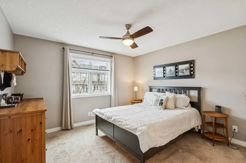 166 Legacy Common SE Calgary AB T2X 2A9