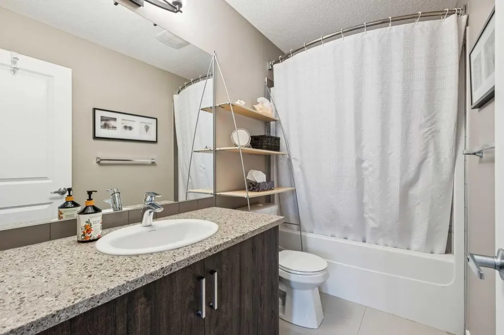 166 Legacy Common SE Calgary AB T2X 2A9