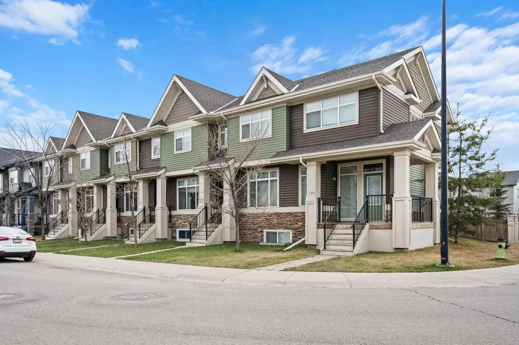 166 Legacy Common SE Calgary AB T2X 2A9
