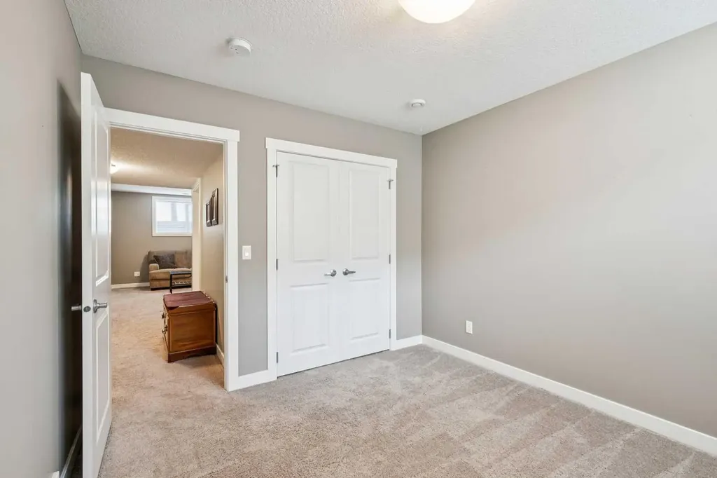 166 Legacy Common SE Calgary AB T2X 2A9