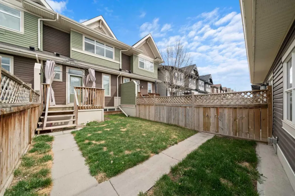 166 Legacy Common SE Calgary AB T2X 2A9