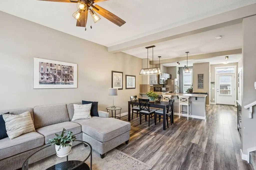 166 Legacy Common SE Calgary AB T2X 2A9
