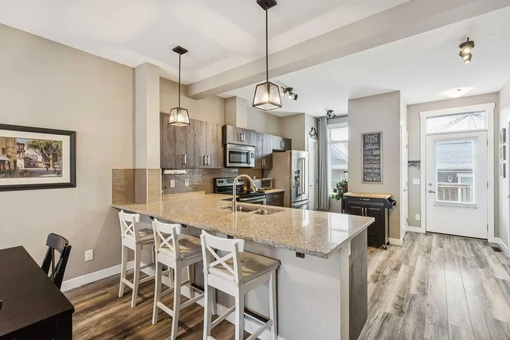 166 Legacy Common SE Calgary AB T2X 2A9