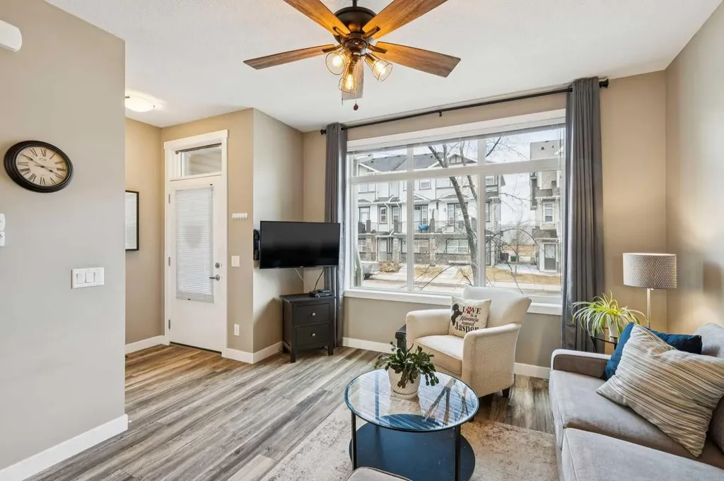 166 Legacy Common SE Calgary AB T2X 2A9