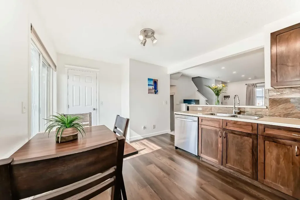 54 Panatella Park NW Calgary AB T3k 6k4